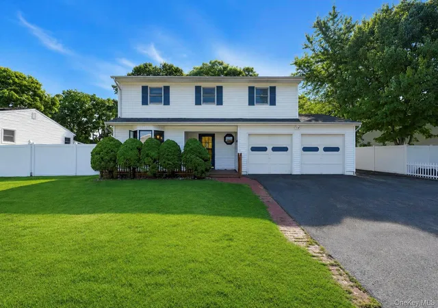 Photo 1 of Sale Pending at 117 Selden Blvd, Brookhaven, NY 11720 | MLS# 1032034 | Listing updated on 2026-09-30