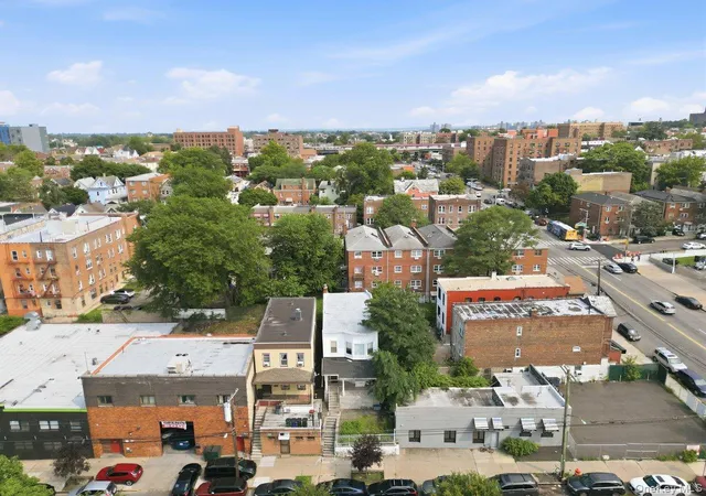 Photo 2 of Multi family home for sale at 4412 Bronx Blvd, New York, NY 10470 | MLS# 1032037 | Listing updated on 2026-08-29
