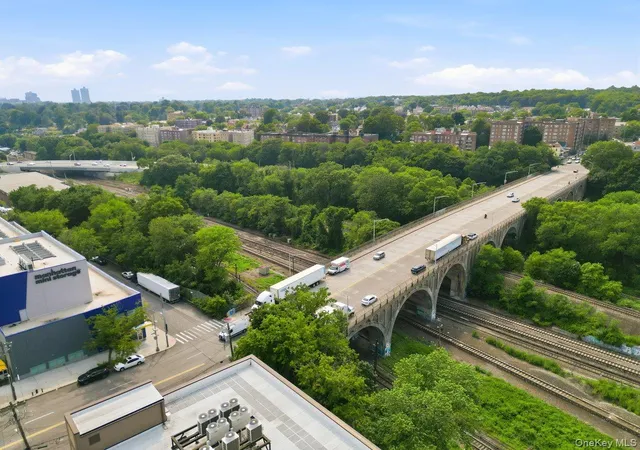 Photo 3 of Multi family home for sale at 4412 Bronx Blvd, New York, NY 10470 | MLS# 1032037 | Listing updated on 2026-08-29