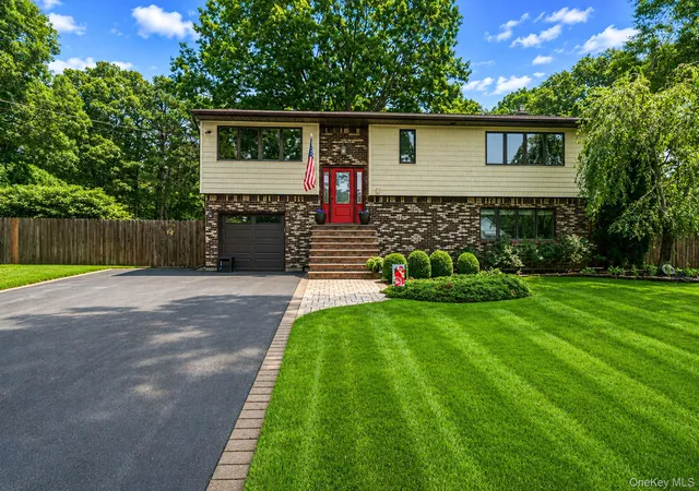 Photo 1 of Single family home for sale at 411 Robinson Ave, Brookhaven, NY 11772 | MLS# 1032055 | Listing updated on 2026-08-02