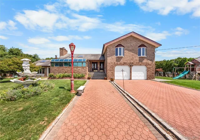 2nd image of 1 Grandview Dr, Brookhaven, NY 11967 | MLS# 1032063