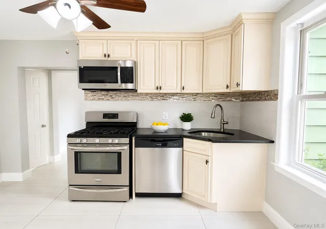 Listing Photo 5 - Condo for sale in building located at 199 Terrell Ave, Hempstead, NY 11572