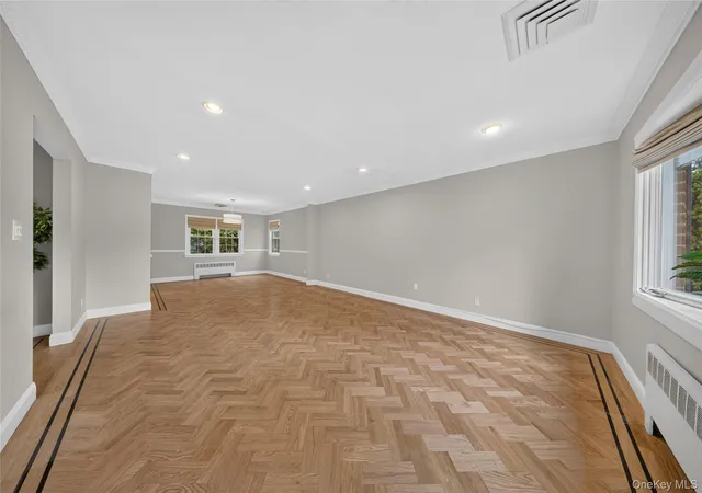 Photo 3 of Single family home for sale at 17 Maxwell Rd, North Hempstead, NY 11530 | MLS# 1032072 | Listing updated on 2026-08-23