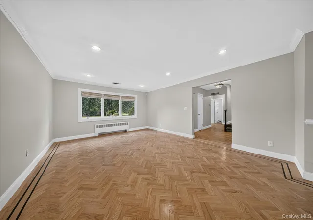Photo 4 of Single family home for sale at 17 Maxwell Rd, North Hempstead, NY 11530 | MLS# 1032072 | Listing updated on 2026-08-23