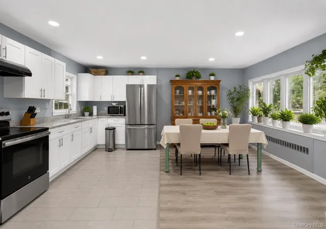 Photo 3 of Sale Pending at 25 Putnam Ave, West Babylon, NY 11704 | MLS# 1032074 | Listing updated on 2026-08-21