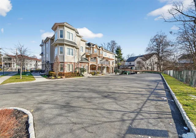 38th image of 2 Bluefield Dr #103, Ramapo, NY 10977 | MLS# 1032077