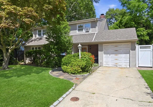 Photo 1 of Sale Pending at 66 N Emerson Ave, Babylon, NY 11726 | MLS# 1032078 | Listing updated on 2026-09-29