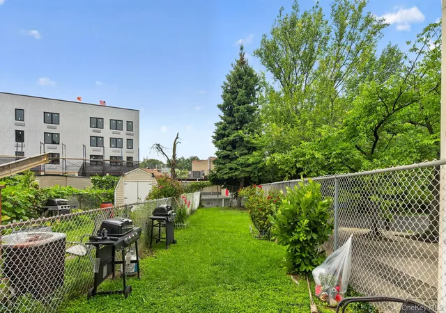 Photo 20 of Single family home for sale at 29 Tappen Ct, New York, NY 10304 | MLS# 1032085 | Listing updated on 2026-08-27