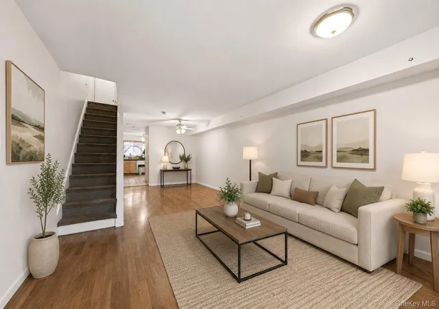 Photo 3 of Single family home for sale at 29 Tappen Ct, New York, NY 10304 | MLS# 1032085 | Listing updated on 2026-08-27