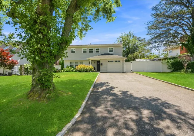 2nd image of 14 Elder Dr, Smithtown, NY 11725 | MLS# 1032087
