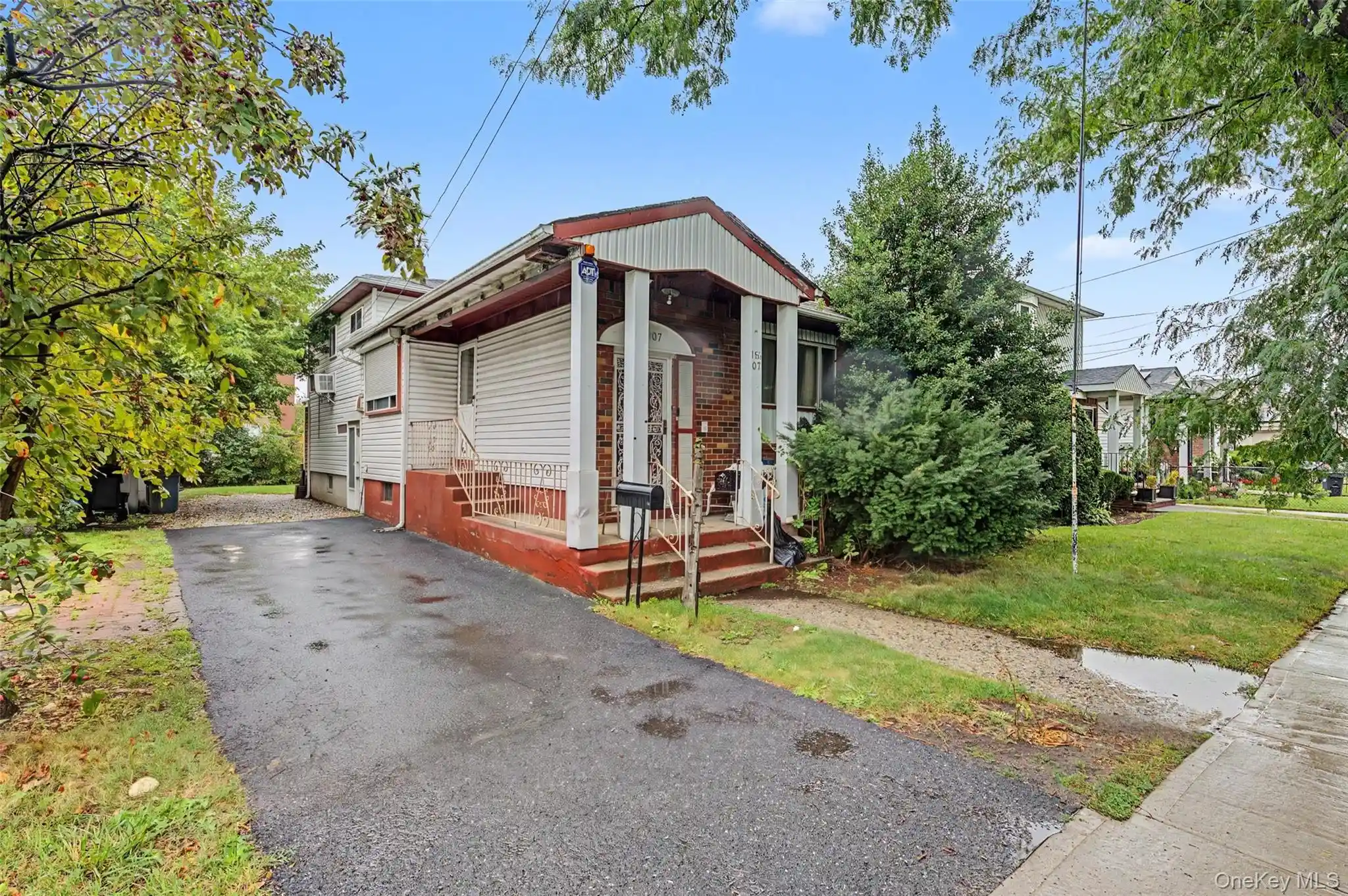 Listing Photo 2 - Condo for sale in 156-07 N Conduit Ave located at 156-07 N Conduit Ave, New York, NY 11434 - Unit 156-07 N Conduit Ave