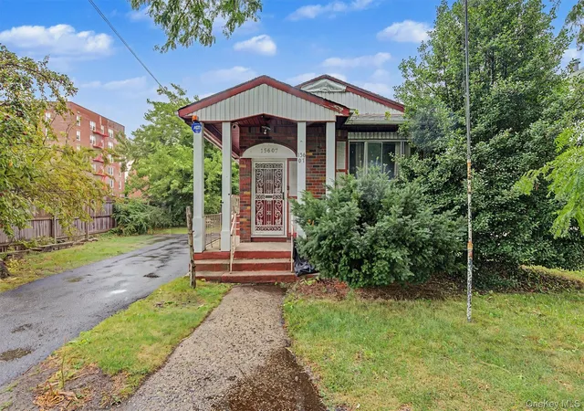 Photo 3 of Multi family home for sale at 156 07 N Conduit Ave, New York, NY 11434 | MLS# 1032138 | Listing updated on 2026-08-28