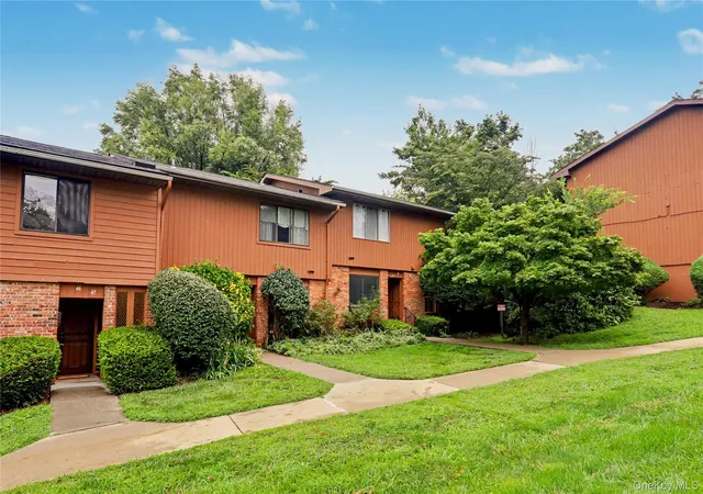 32nd image of 42 Coachlight Sq, Cortlandt, NY 10548 | MLS# 1032147