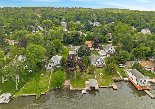 Photo 3 of Sale Pending at 9 Walts Way, Warwick (town), NY 10925 | MLS# 1032153 | Listing updated on 2026-08-26