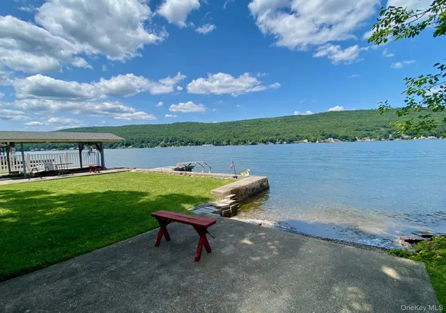 Photo 4 of Sale Pending at 9 Walts Way, Warwick (town), NY 10925 | MLS# 1032153 | Listing updated on 2026-08-26