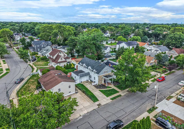 Photo 2 of Single family home for sale at 17 Oxford St, Hempstead, NY 11565 | MLS# 1032160 | Listing updated on 2026-09-18