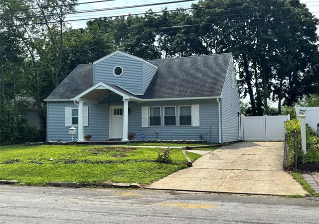 Photo 2 of Sale Pending at 68 State Ave, Babylon, NY 11798 | MLS# 1032162 | Listing updated on 2026-08-31