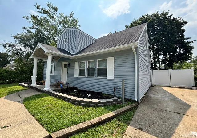 Photo 3 of Sale Pending at 68 State Ave, Babylon, NY 11798 | MLS# 1032162 | Listing updated on 2026-08-31