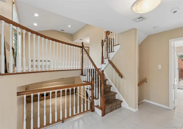 Photo 2 of Single family home for sale at 1939 Leonard Ln, Hempstead, NY 11566 | MLS# 1032163 | Listing updated on 2026-09-20