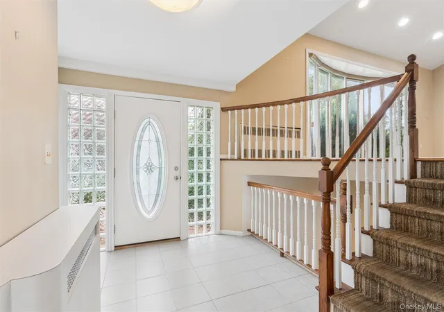 Photo 3 of Single family home for sale at 1939 Leonard Ln, Hempstead, NY 11566 | MLS# 1032163 | Listing updated on 2026-09-20