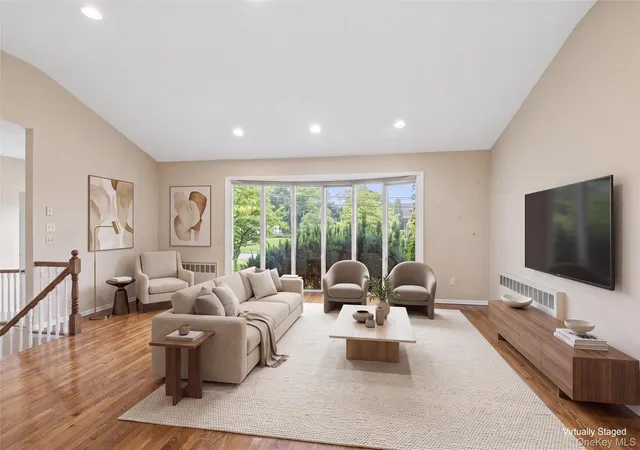 Photo 4 of Single family home for sale at 1939 Leonard Ln, Hempstead, NY 11566 | MLS# 1032163 | Listing updated on 2026-09-20