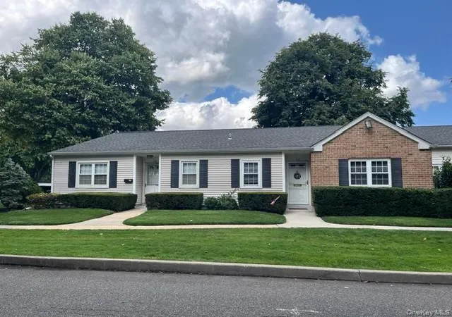 2nd image of 117 Harbor S, Babylon, NY 11701 | MLS# 1032170