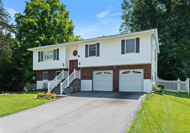2nd image of 5 Colette Dr, Poughkeepsie (town), NY 12601 | MLS# 1032188