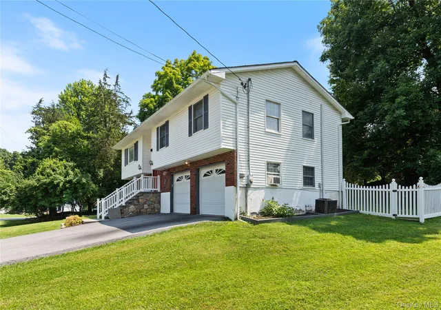 Photo 3 of Sale Pending at 5 Colette Dr, Poughkeepsie (town), NY 12601 | MLS# 1032188 | Listing updated on 2026-08-15