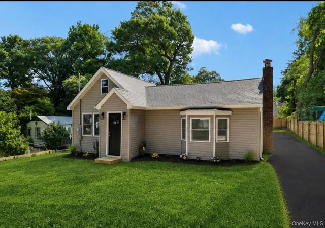 Photo 1 of Sale Pending at 5 Kew Dr, Brookhaven, NY 11789 | MLS# 1032212 | Listing updated on 2026-09-29