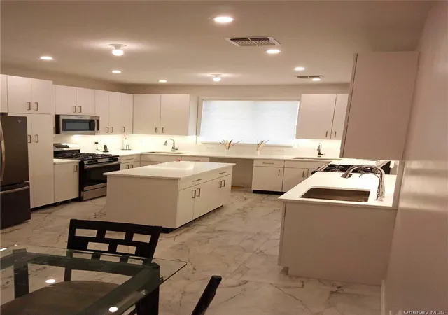 Listing Photo 5 - Condo for sale in building located at 6 Amsterdam, Monroe, NY 10950 - Unit #304