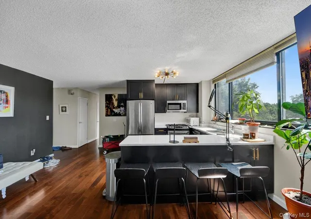 Photo 3 of Condo for sale at 2287 Johnson Ave #4F, New York, NY 10463 | MLS# 1032238 | Listing updated on 2026-08-30