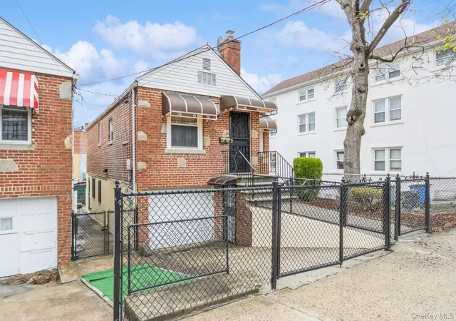 Photo 2 of Sale Pending at 4121 Grace Ave, New York, NY 10466 | MLS# 1032248 | Listing updated on 2026-09-18