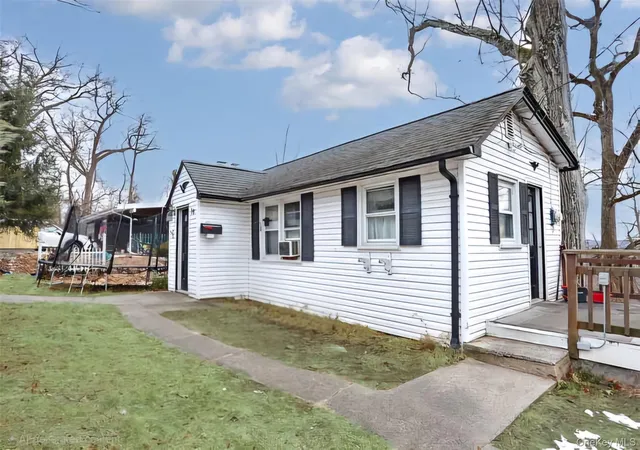 Photo 1 of Single family home for sale at 30 Lindbergh Ln, Clarkstown, NY 10956 | MLS# 1032259 | Listing updated on 2026-08-04