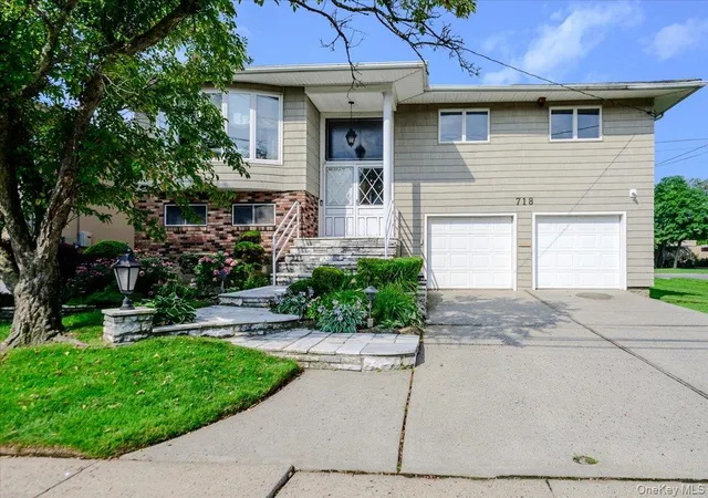 28th image of 718 Arbuckle Ave, Hempstead, NY 11598 | MLS# 1032267