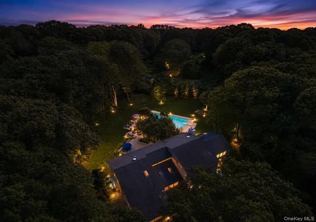 Photo 2 of Mansion for sale at 6 Fox Hunt Ct, Huntington, NY 11743 | MLS# 1032274 | Listing updated on 2026-07-30