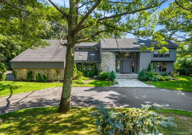 Photo 3 of Mansion for sale at 6 Fox Hunt Ct, Huntington, NY 11743 | MLS# 1032274 | Listing updated on 2026-07-30