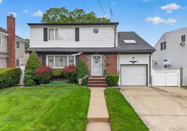 2nd image of 1769 W End Ave, North Hempstead, NY 11040 | MLS# 1032293