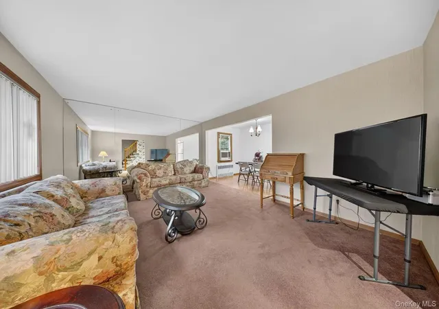 3rd image of 1769 W End Ave, North Hempstead, NY 11040 | MLS# 1032293