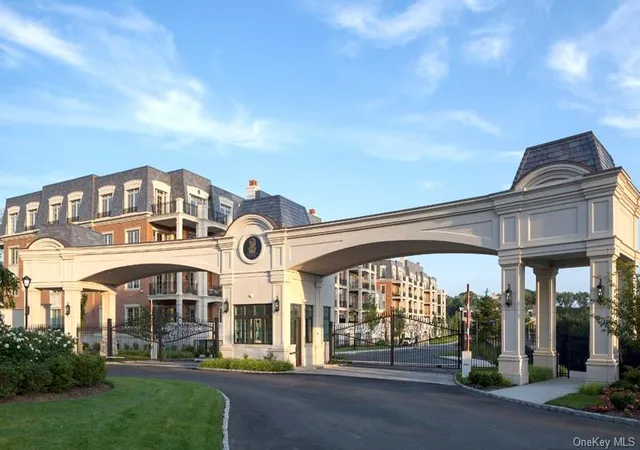 Photo 1 of Condo for sale at 6000 Royal Ct #6204, North Hempstead, NY 11040 | MLS# 1032300 | Listing updated on 2026-08-17