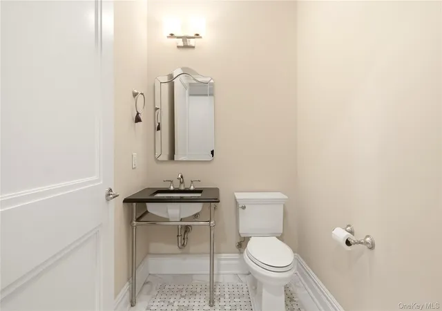 Photo 3 of Condo for sale at 6000 Royal Ct #6204, North Hempstead, NY 11040 | MLS# 1032300 | Listing updated on 2026-08-17