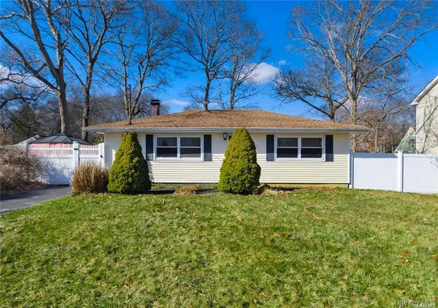 Photo 1 of Single family home for sale at 117 Main Ave, Brookhaven, NY 11950 | MLS# 1032310 | Listing updated on 2026-07-31