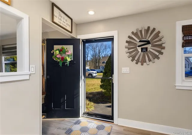 Photo 3 of Single family home for sale at 117 Main Ave, Brookhaven, NY 11950 | MLS# 1032310 | Listing updated on 2026-07-31