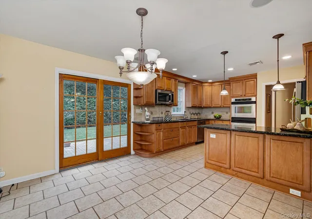Photo 3 of Single family home for sale at 73 Revere Rd, North Hempstead, NY 11577 | MLS# 1032326 | Listing updated on 2026-09-18