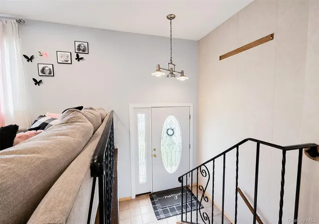 2nd image of 11 Farragut Ave, Babylon, NY 11757 | MLS# 1032337