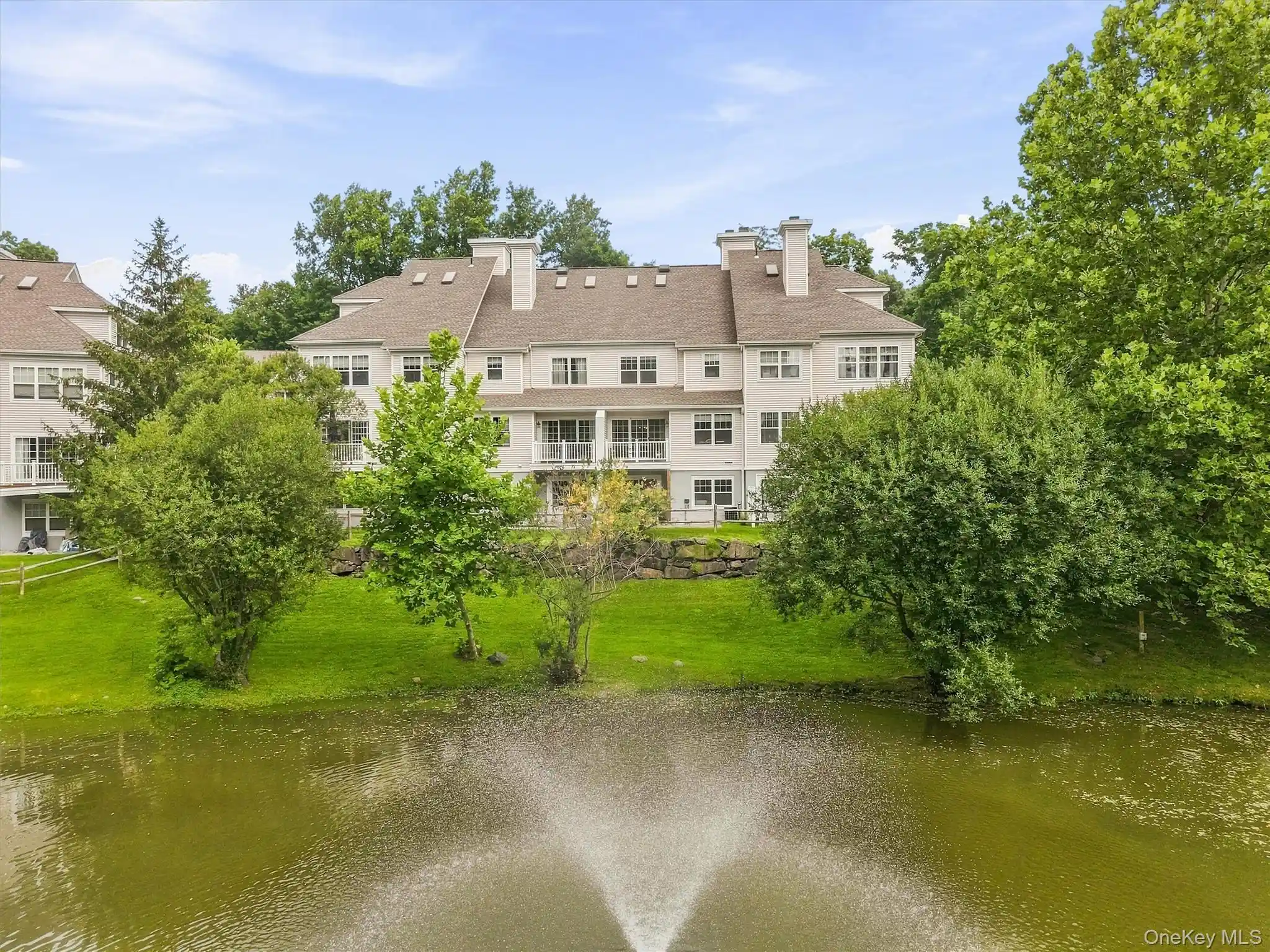 Listing Photo 2 - Condo for sale in 165 Underhill Ln located at 165 Underhill Ln, Peekskill, NY 10566 - Unit 165 Underhill Ln