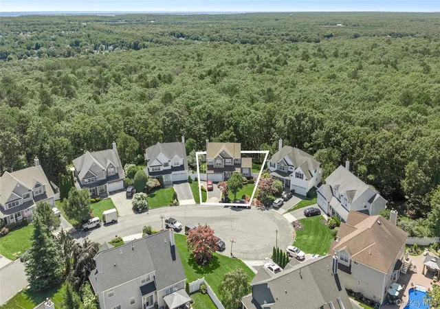 Photo 3 of Single family home for sale at 15 Scenicview Crescent, Brookhaven, NY 11949 | MLS# 1032340 | Listing updated on 2026-09-20