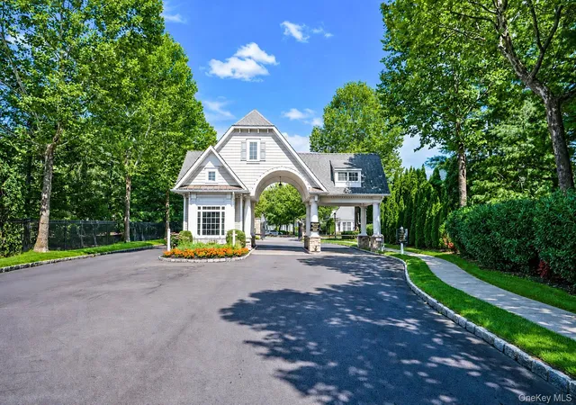 Photo 3 of Sale Pending at 14 Concerto Dr, Brookhaven, NY 11755 | MLS# 1032348 | Listing updated on 2026-08-31