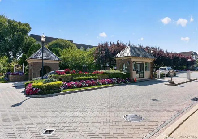 Condo for sale at 20550 Brian Crescent #1076, New York, NY 11360 | MLS# 1032358