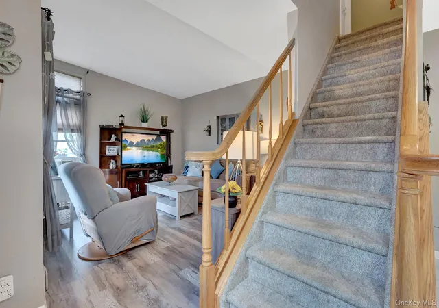 4th image of 121 Wright Ave, Babylon, NY 11729 | MLS# 1032359