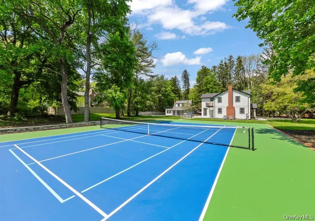 Photo 3 of Sale Pending at 75 Centerport Rd, Huntington, NY 11740 | MLS# 1032383 | Listing updated on 2026-09-19